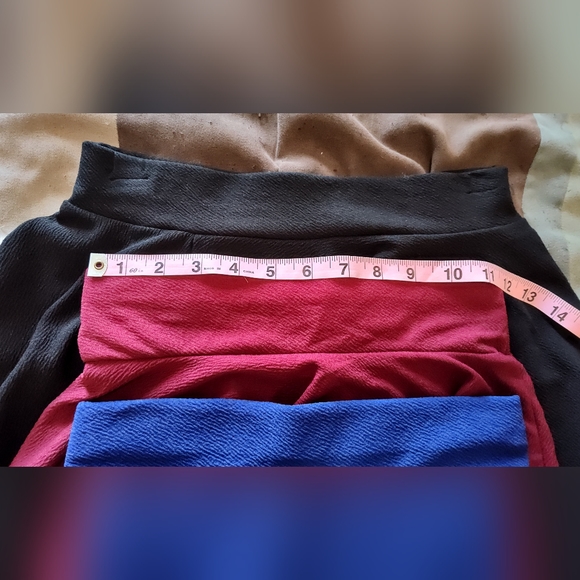 3 smooth waisted short pleated skater skirts (no shorts underneath) never worn - Picture 4 of 8
